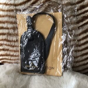 Louis Vuitton Black and Gold Luggage Tag
